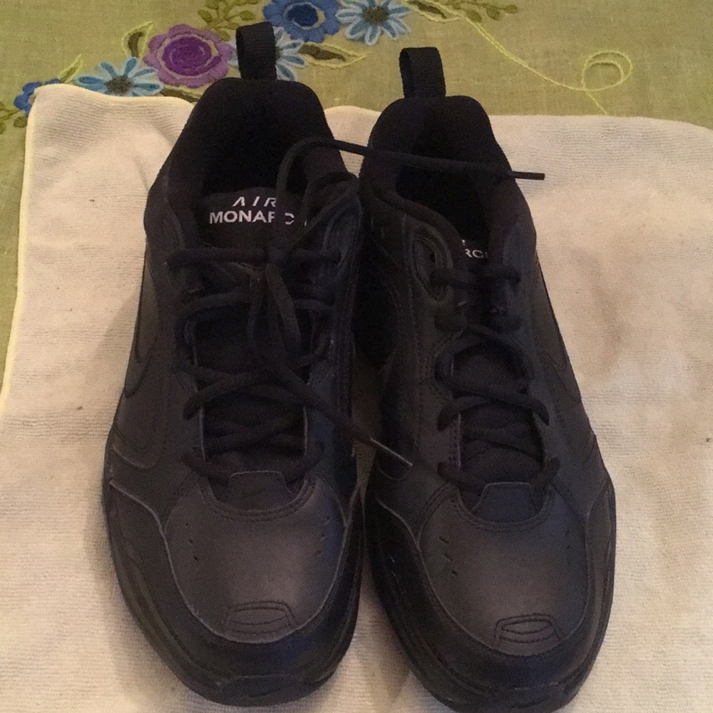 Brand New Men's Nike Air Monarch IV 9.5 Wide 4E Black/Black